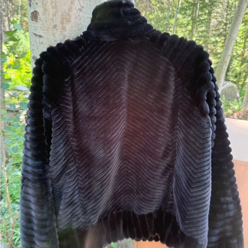 Bernardo Elegant Black Faux Fur Jacket